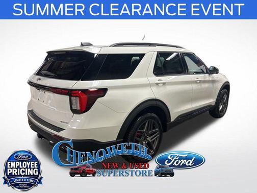 Star White Metallic Tri-Coat 2026 Ford Explorer ST-Line