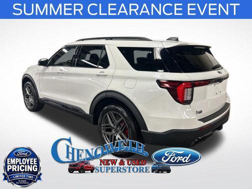 Star White Metallic Tri-Coat 2026 Ford Explorer ST-Line