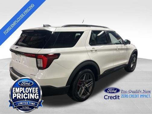 Star White Metallic Tri-Coat 2026 Ford Explorer ST-Line