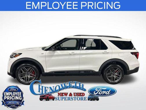 Star White Metallic Tri-Coat 2026 Ford Explorer ST-Line