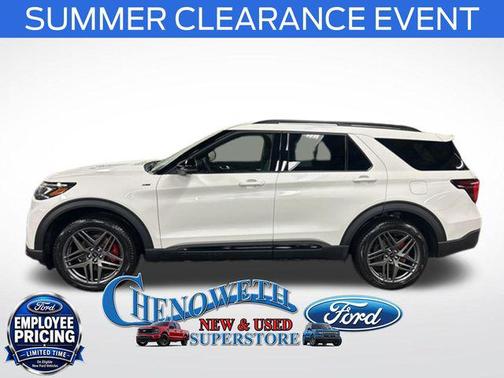 Star White Metallic Tri-Coat 2026 Ford Explorer ST-Line