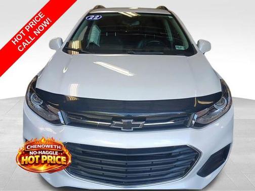 Iridescent Pearl Tricoat 2022 Chevrolet Trax LT