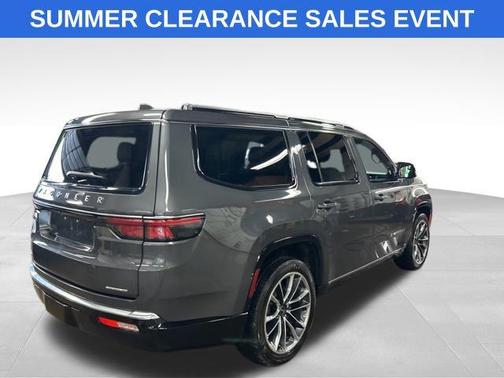 Baltic Gray Metallic Clearcoat 2022 Jeep Wagoneer Series III 4x4