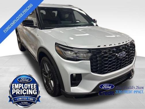 Space White Metallic 2026 Ford Explorer ST-Line