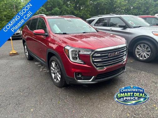 Cayenne Red Tintcoat 2022 GMC Terrain SLT