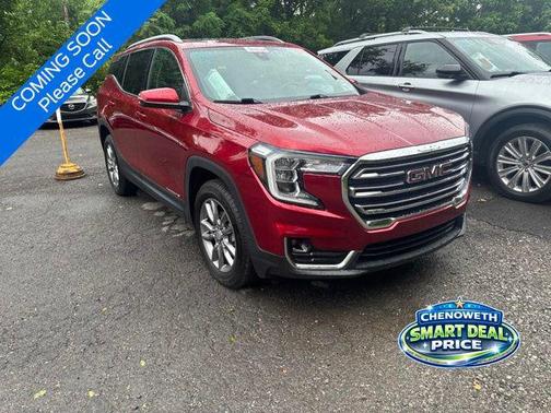 Cayenne Red Tintcoat 2022 GMC Terrain SLT