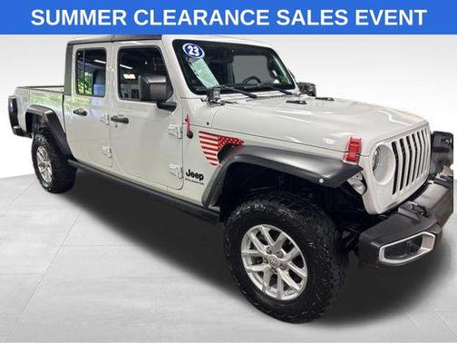 Bright White Clearcoat 2023 Jeep Gladiator Sport S
