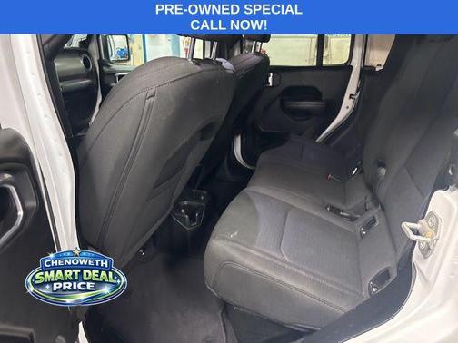 Bright White Clearcoat 2023 Jeep Gladiator Sport S
