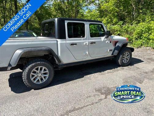 Bright White Clearcoat 2023 Jeep Gladiator Sport S