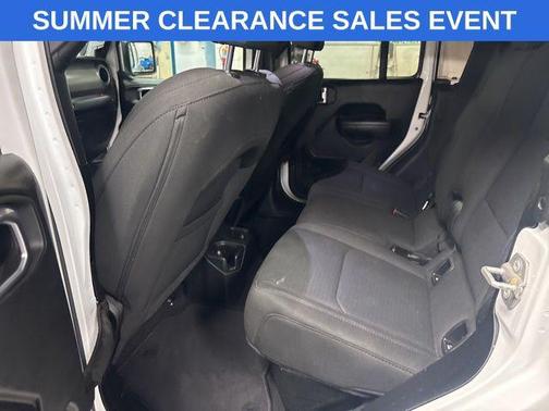 Bright White Clearcoat 2023 Jeep Gladiator Sport S