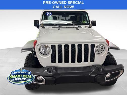 Bright White Clearcoat 2023 Jeep Gladiator Sport S