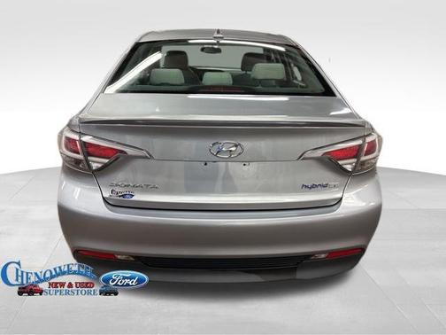 2016 Hyundai SONATA Hybrid SE