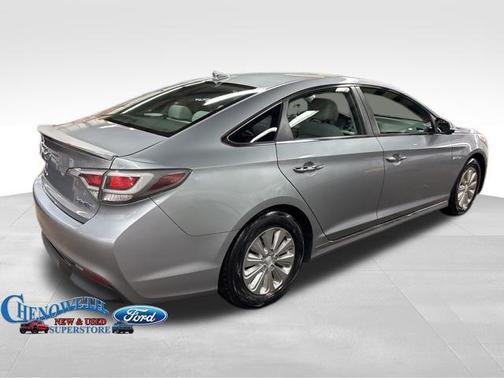 2016 Hyundai SONATA Hybrid SE