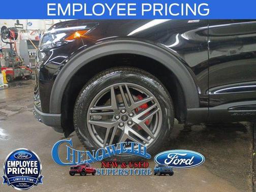 Agate Black Metallic 2026 Ford Explorer ST-Line