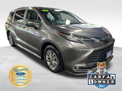 2023 Toyota Sienna XLE