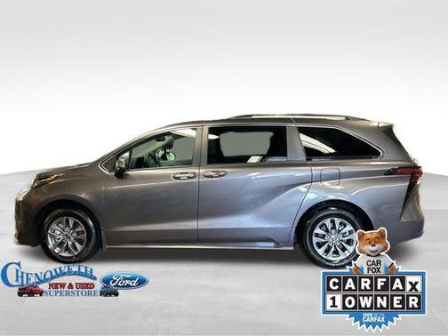2023 Toyota Sienna XLE
