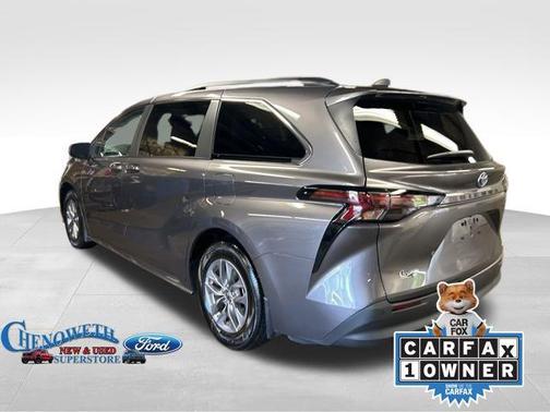 2023 Toyota Sienna XLE