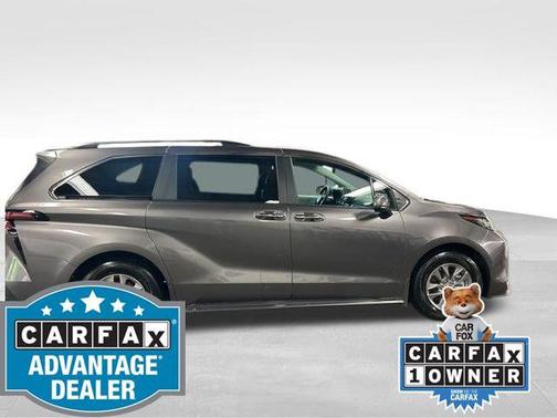 2023 Toyota Sienna XLE