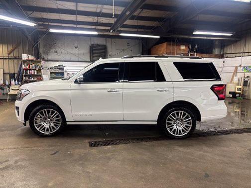 Star White Metallic Tri-Coat 2022 Ford Expedition Platinum