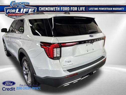 Space White Metallic 2026 Ford Explorer Active