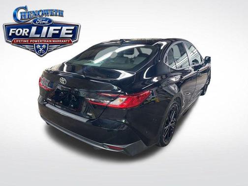 Midnight Black Metallic 2025 Toyota Camry SE