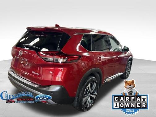 2022 Nissan Rogue SL