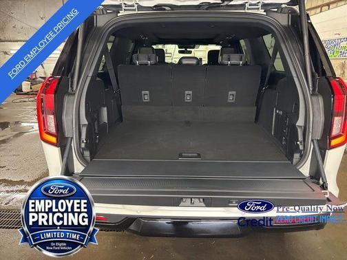Star White Metallic Tri-Coat 2025 Ford Expedition Max Platinum