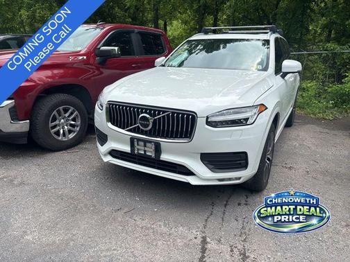 White 2020 Volvo XC90 T6 Momentum
