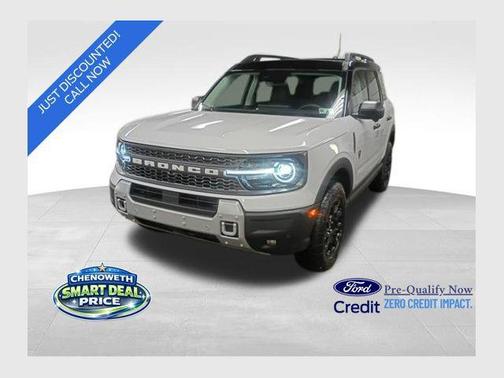 Oxford White 2025 Ford Bronco Sport Badlands SUV