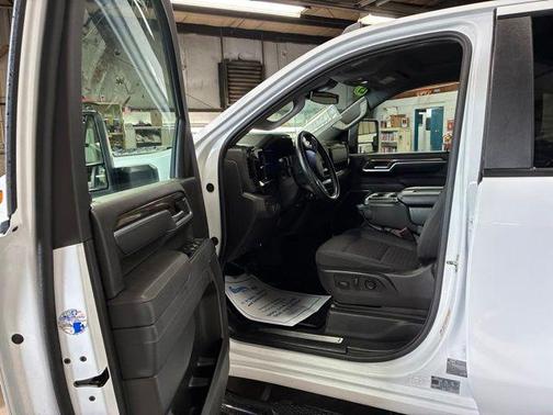 Summit White 2025 Chevrolet Silverado 2500 LT