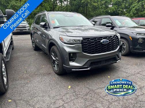 Gray Metallic 2025 Ford Explorer ST-Line