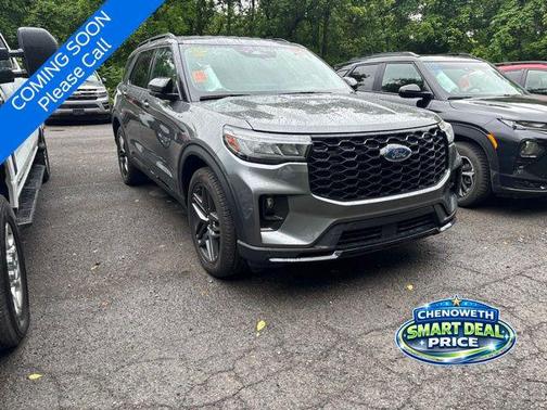 Gray Metallic 2025 Ford Explorer ST-Line