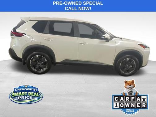 Pearl White Tricoat 2023 Nissan Rogue SV