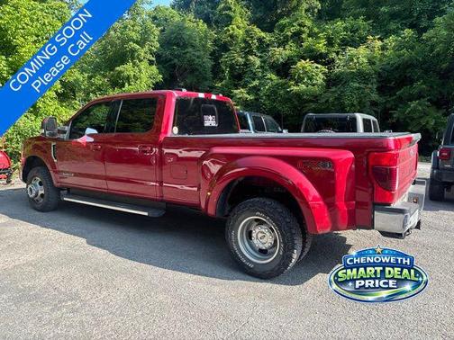 Rapid Red Metallic Tinted Clearcoat 2022 Ford F-350 Lariat