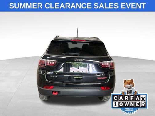 Diamond Black Crystal Pearlcoat 2022 Jeep Compass Trailhawk