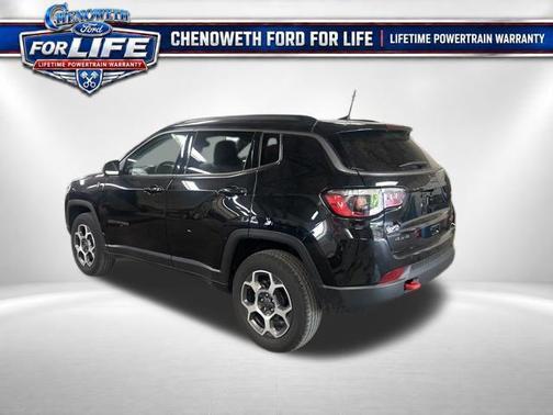 Diamond Black Crystal Pearlcoat 2022 Jeep Compass Trailhawk