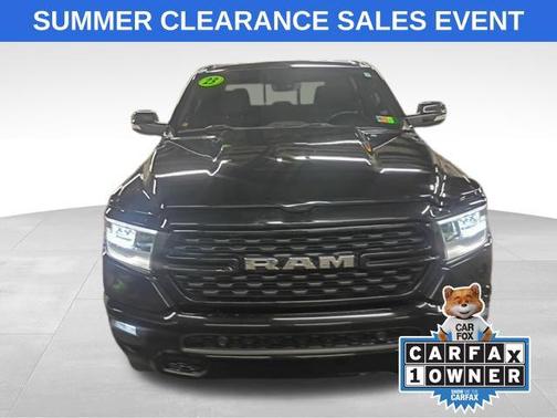 Diamond Black Crystal Pearlcoat 2022 RAM 1500 Big Horn/Lone Star