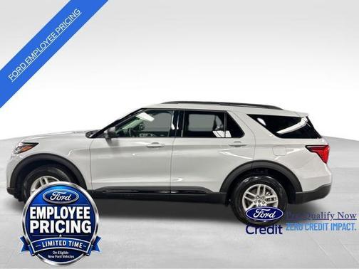 Space White Metallic 2026 Ford Explorer Active w/200A Pkg