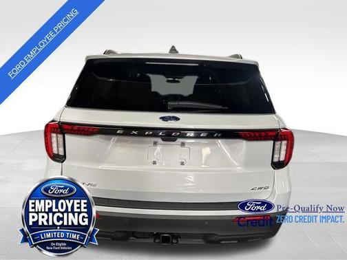 Space White Metallic 2026 Ford Explorer Active w/200A Pkg