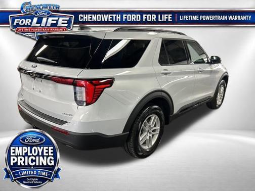 Space White Metallic 2026 Ford Explorer Active w/200A Pkg