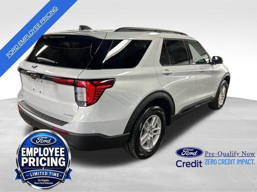Space White Metallic 2026 Ford Explorer Active w/200A Pkg