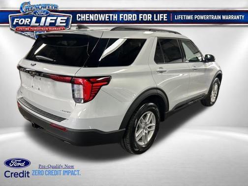 Space White Metallic 2026 Ford Explorer Active w/200A Pkg