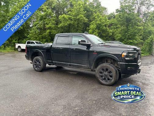 Diamond Black Crystal Pearlcoat 2022 RAM 2500 Limited Crew Cab 4x4 6'4' Box