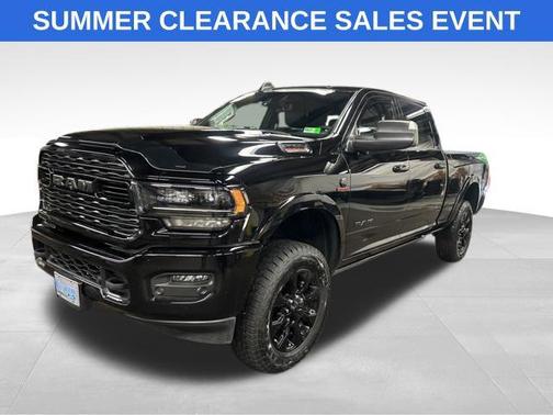 Diamond Black Crystal Pearlcoat 2022 RAM 2500 Limited Crew Cab 4x4 6'4' Box