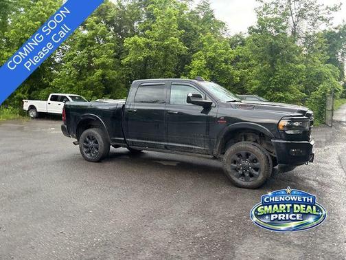 Diamond Black Crystal Pearlcoat 2022 RAM 2500 Limited Crew Cab 4x4 6'4' Box