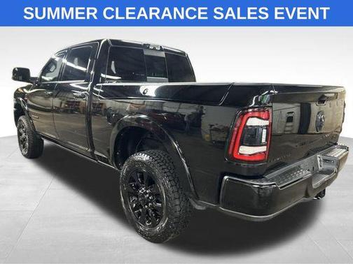 Diamond Black Crystal Pearlcoat 2022 RAM 2500 Limited Crew Cab 4x4 6'4' Box
