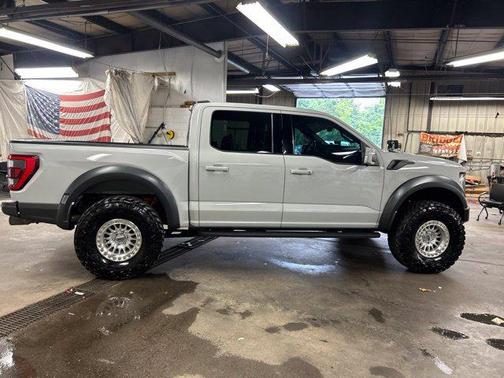 Avalanche 2023 Ford F-150 Raptor