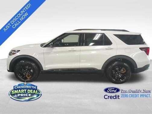 Star White Metallic Tri-Coat 2026 Ford Explorer Tremor