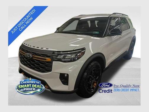 Star White Metallic Tri-Coat 2026 Ford Explorer Tremor