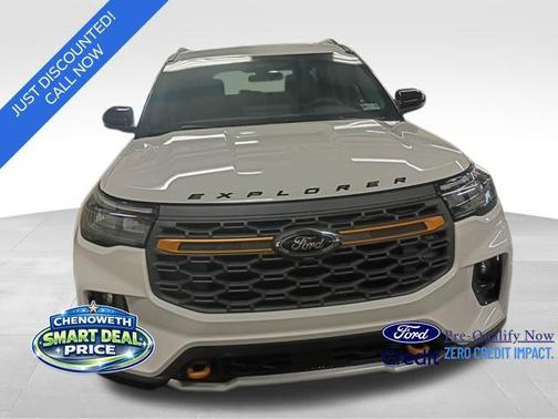 Star White Metallic Tri-Coat 2026 Ford Explorer Tremor